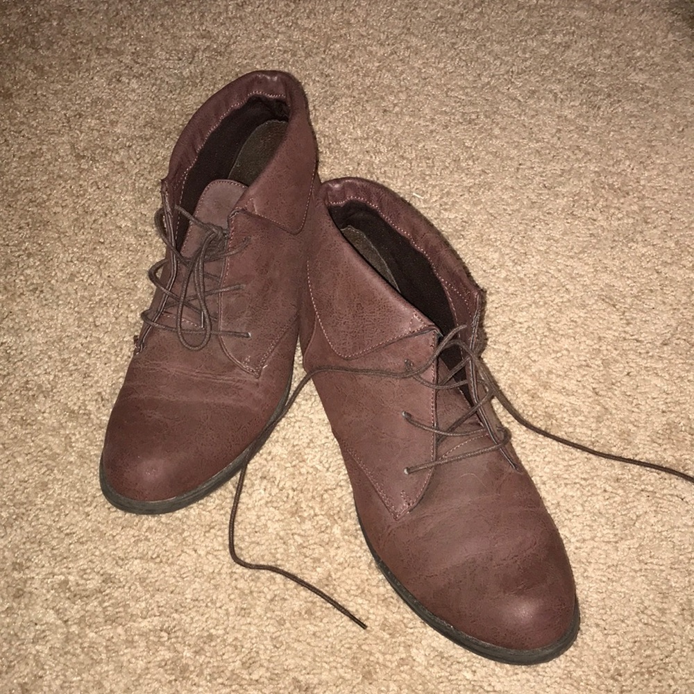 ShoeDazzle cuffed Booties